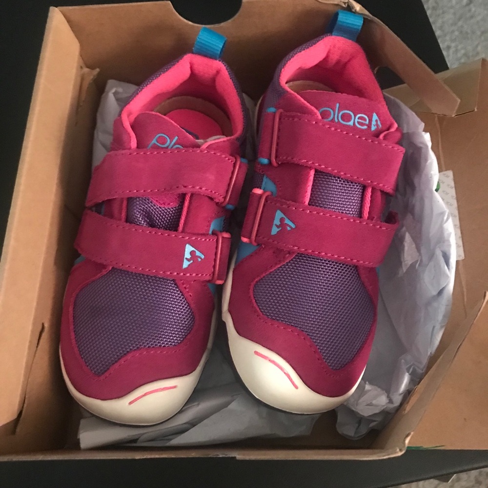Plae shoes